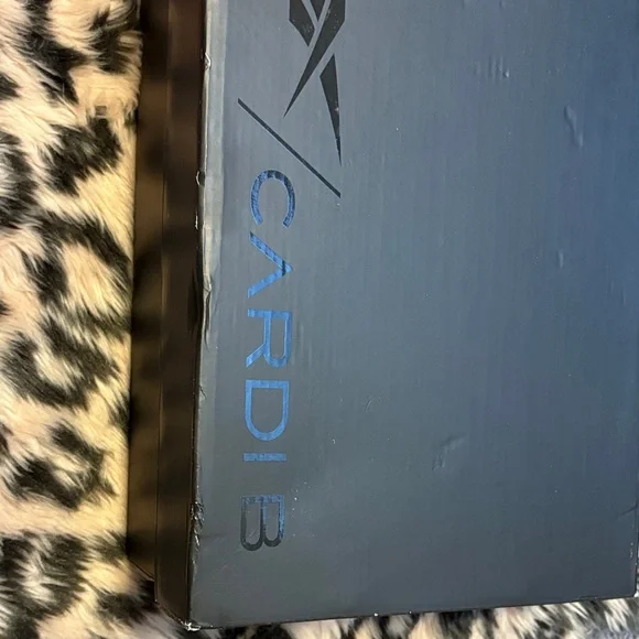 NWT NIB Cardi B Classic Leather Cardi V2 Reebok Women's Pink/Fus Casual - Picture 8 of 8